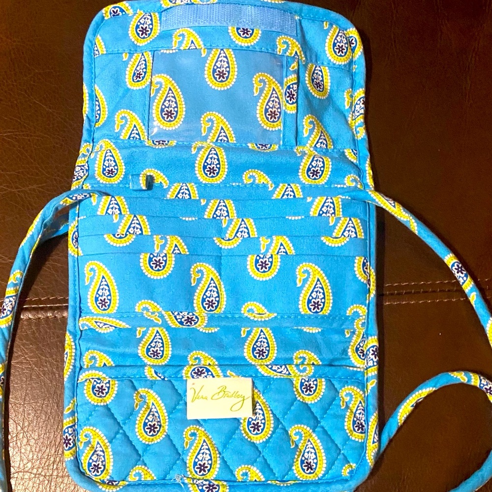 Vera Bradley Paisley purse lots of pockets